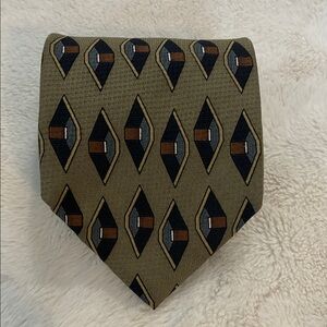 Vintage Geometric Patterned Tie in Olive and Black